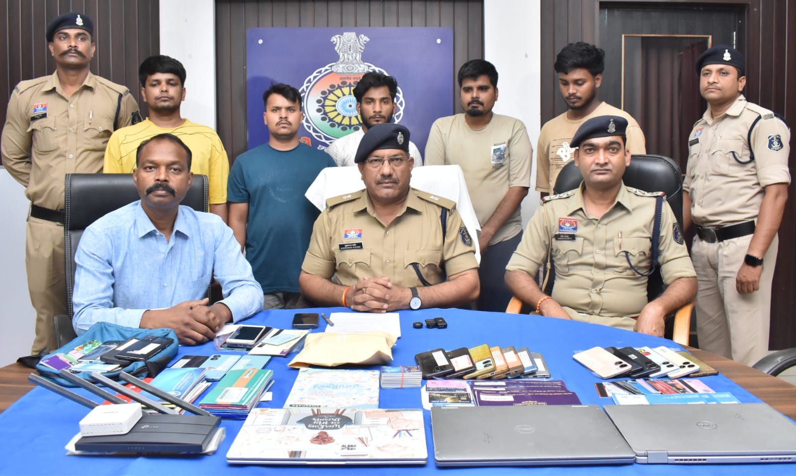 गोवा से चल रहे ऑनलाइन सट्टा गिरोह का भंडाफोड़, 5 मुख्य आरोपी पकड़ लाई दुर्ग पुलिस