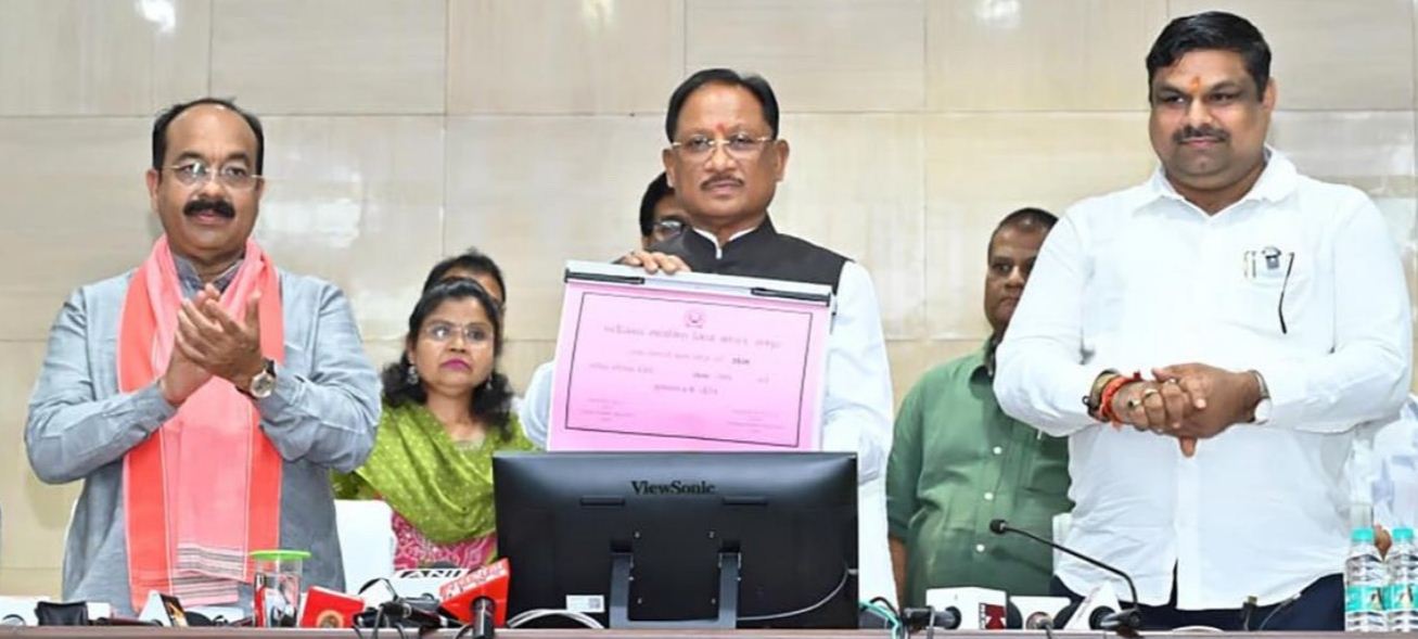 10 वीं में 3 विद्यार्थी टॉप पर, 12वीं में जीज्ञासु वर्मा अव्वल