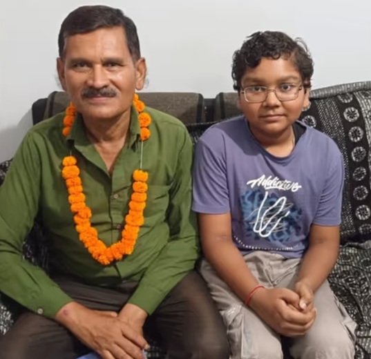  बोर्ड एग्जाम में 6 साल बाद फिर मेरिट में चार छात्र, लोरमी के अंशुल शर्मा बने प्रदेश टॉपर