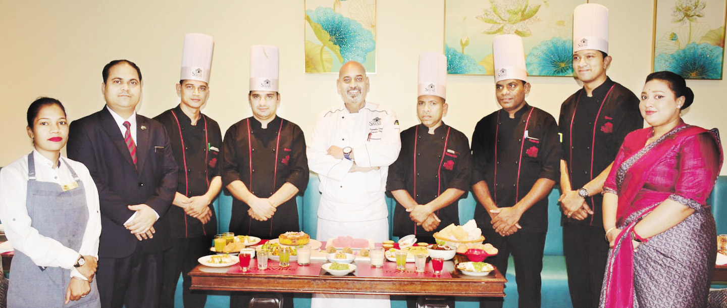 देशभर के लोकप्रिय स्ट्रीट फूड मिले एक ही छत के नीचे, रायपुर वासियों को लुभा रहे लजीज जायके