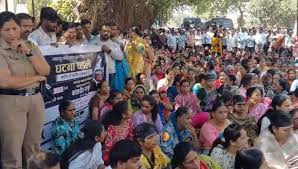 पुणे में तीन साल की बच्ची की रेप के बाद हत्या, सड़कों पर उतरे लोग