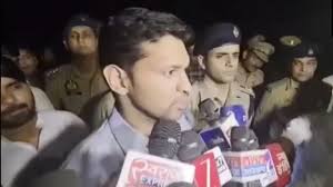 यूपी: हमीरपुर में नाव डूबी, तीन को बचाया गया, 6 लोग अब भी लापता
