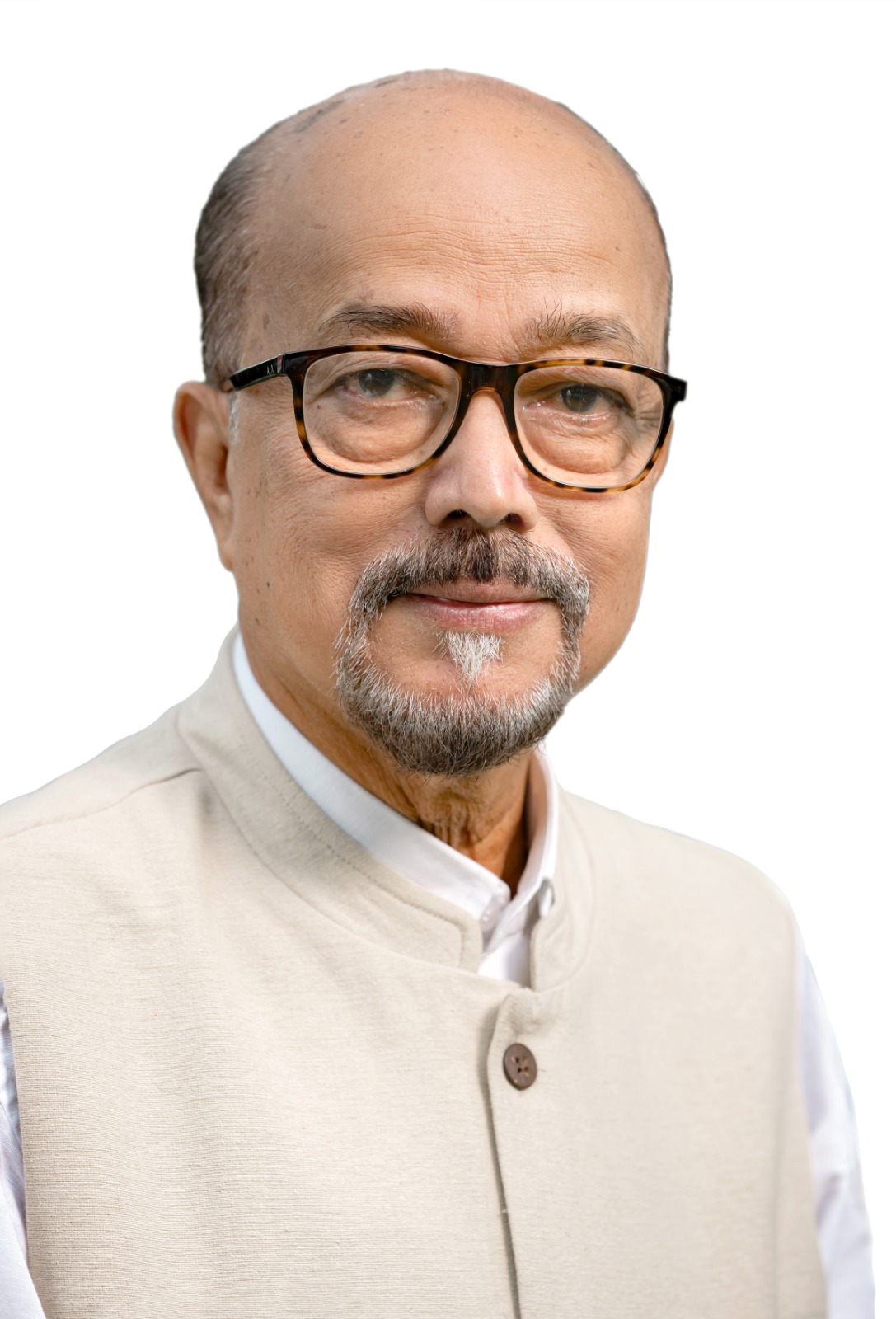 राज्यपाल  डेका ने अपने काफिले से वाहन कम किए 