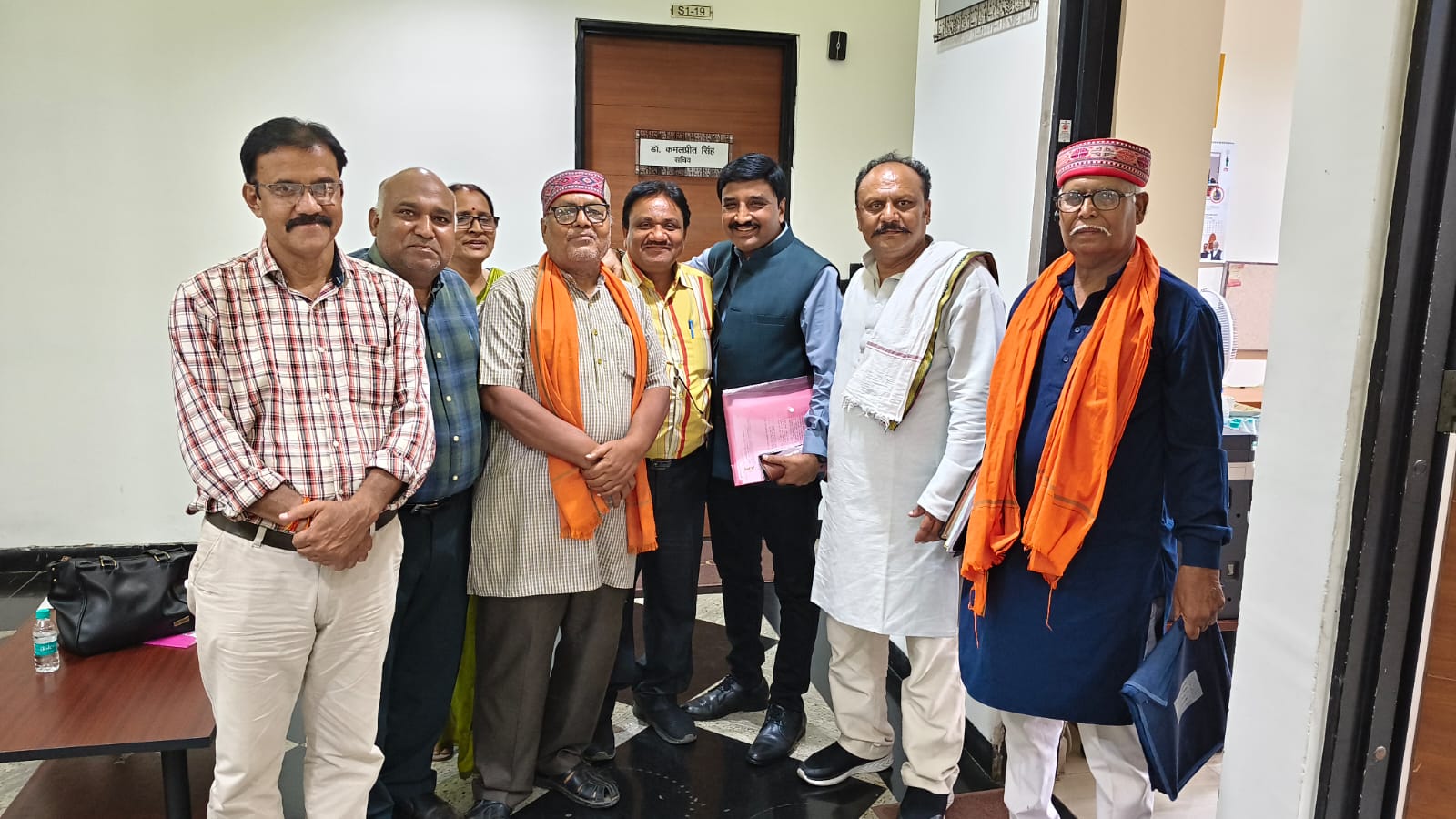 प्राचार्यों के निलंबन पर  शिक्षा सचिव से चर्चा, कलेक्टर बालोद के आदेश निरस्तीकरण की मांग