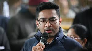 टीएमसी सांसद अभिषेक बनर्जी के ख़िलाफ़ एफ़आईआर दर्ज