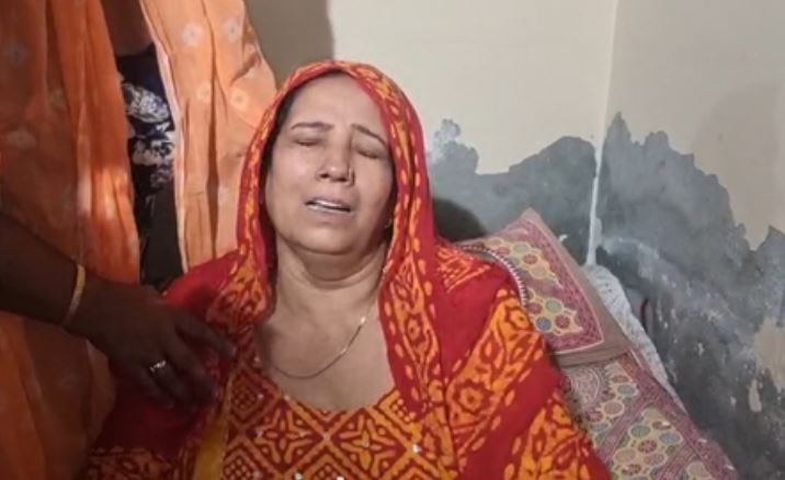 दीपिका नागर हत्याकांड : परिजनों का रो-रोकर बुरा हाल, मां ने लगाया हत्या का आरोप