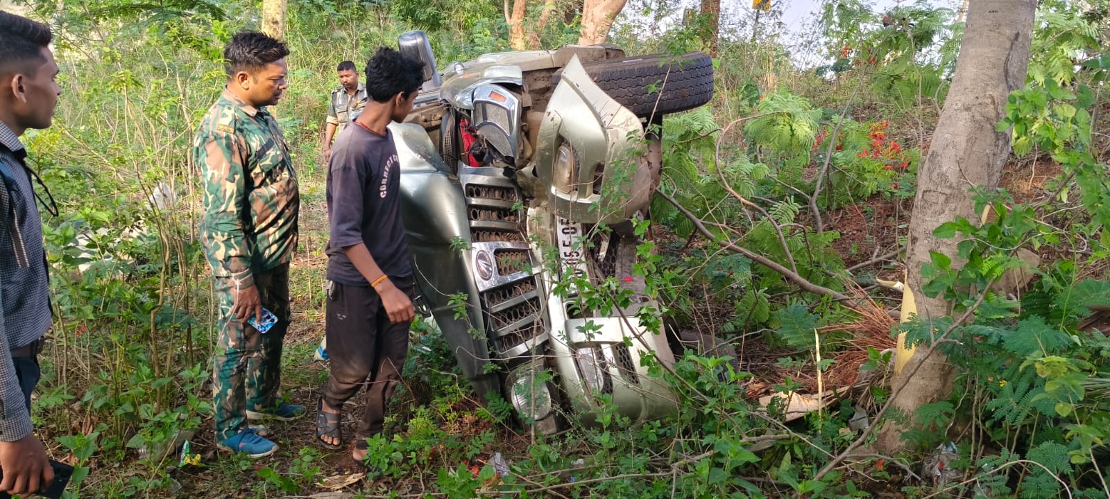 ड्राइवर को झपकी, स्कार्पियो पलटी, 6 जख्मी