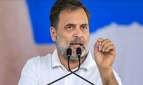राहुल गांधी बोले, “आर्थिक तूफ़ान सर पर है, और हमारे प्रधानमंत्री इटली में टॉफ़ी बाँट रहे हैं