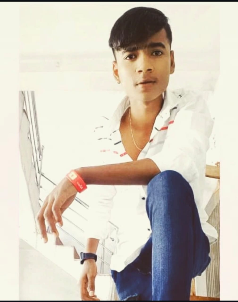 पुलिस को देख नदी में कूदा मौत, पेट्रोलिंग टीम वीडियो बनाकर लौटी