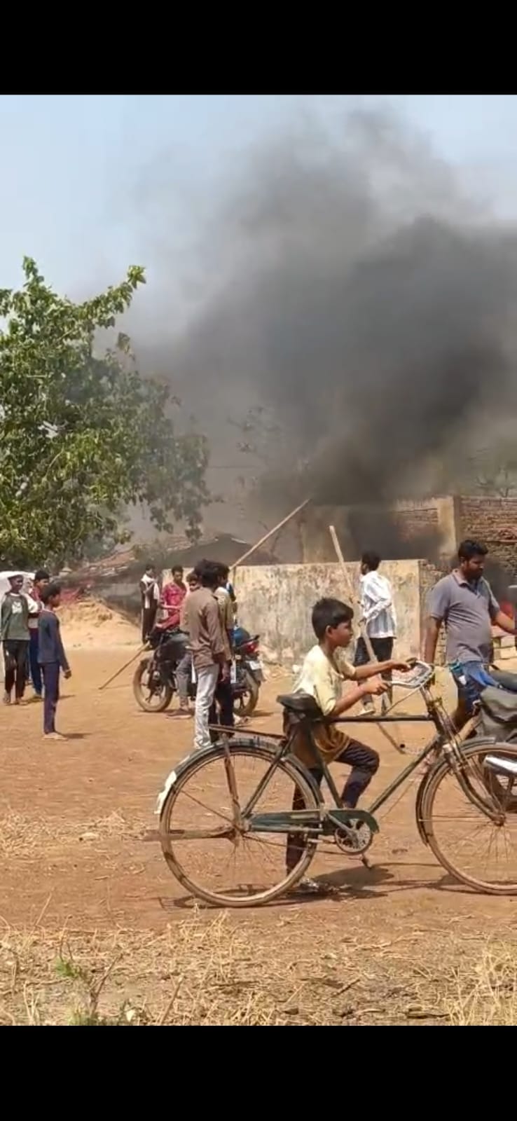 मंदिर हसौद इलाके में हत्या, आगजनी, माहौल तनाव पूर्ण 