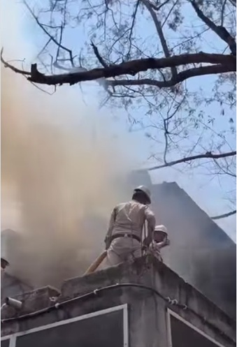 चांपा में धू-धू कर जली पद्मिनी टॉकीज, पूरी तरह खाक