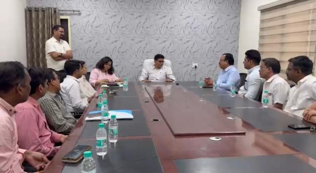 मंत्री, सचिव के साथ चर्चा विफल, आंदोलन जारी रहेगा 