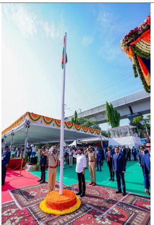 तेलंगाना ने मनाया स्थापना दिवस, सीएम रेवंत रेड्डी और राज्यपाल ने फहराया तिरंगा