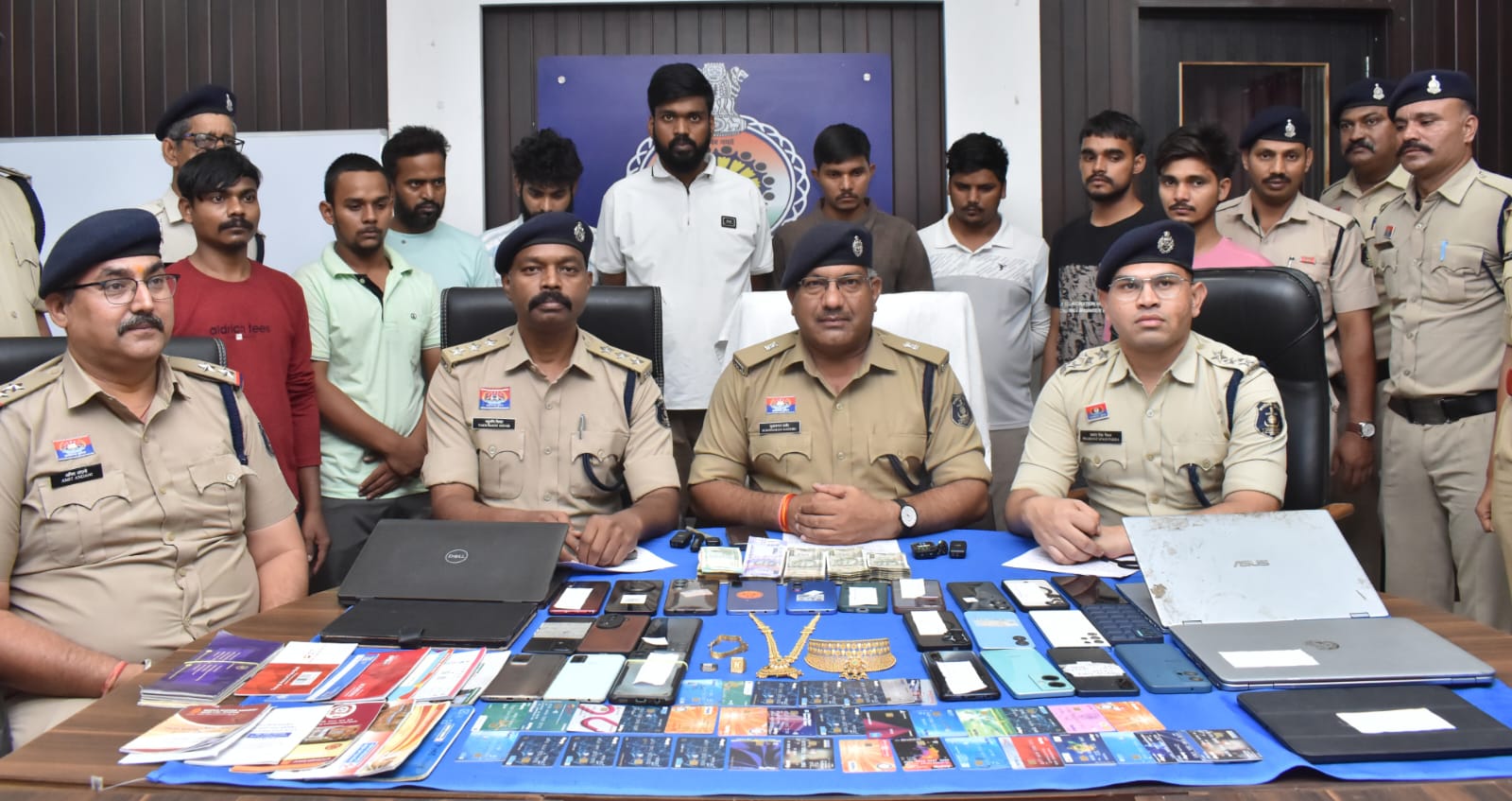दुर्ग पुलिस ने नागपुर से चल रहे सट्टा रैकेट का भंडाफोड़ किया मास्टरमाइंड समेत 9 गिरफ्तार