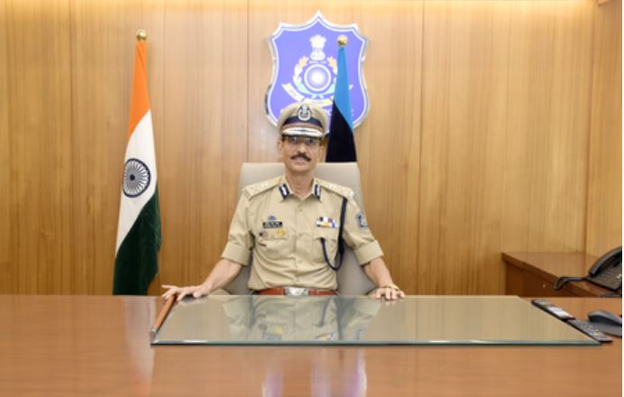 गुजरात के नए डीजीपी जीएस मलिक ने संभाला कार्यभार, साइबर क्राइम और नशा नियंत्रण पर फोकस