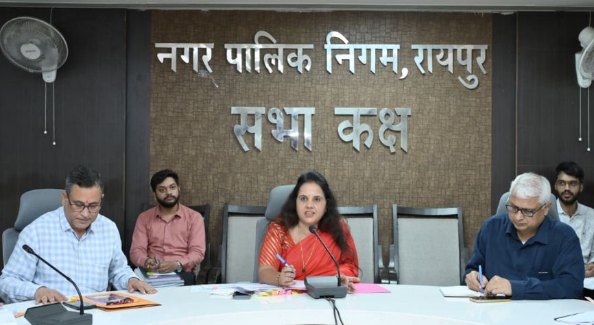 काम में लापरवाही पर अफसरों पर हो कार्रवाई