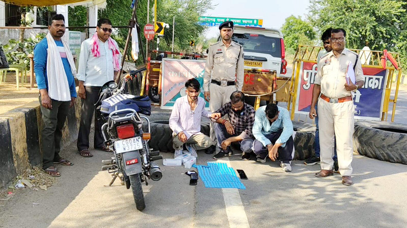 ओडिशा से महासमुंद के रास्ते नशीली दवाई रायपुर ले जाते 3 बंदी