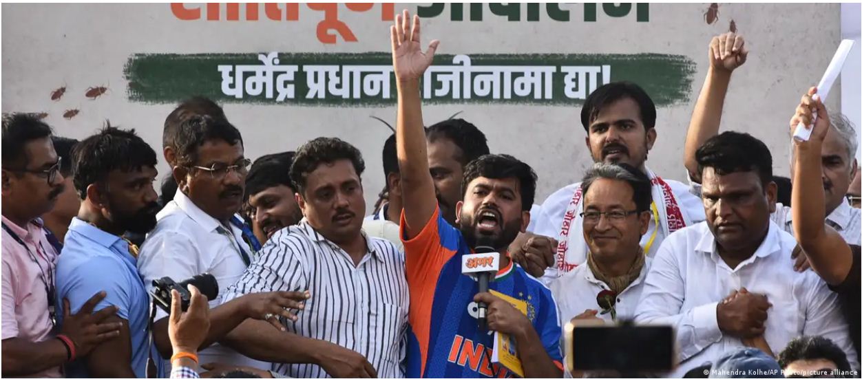‘कॉकरोच जनता पार्टी’ : सोशल मीडिया  पर धमाल के बाद जमीनी हकीकत