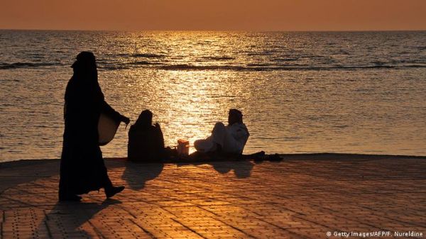 सऊदी की एक शाम: समंदर किनारे मर्द और औरत में नहीं कोई दूरी