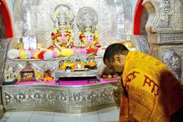 केजरीवाल ने किए रामलला के दर्शन, दिल्ली मुख्यमंत्री तीर्थयात्रा योजना में अब अयोध्या भी शामिल