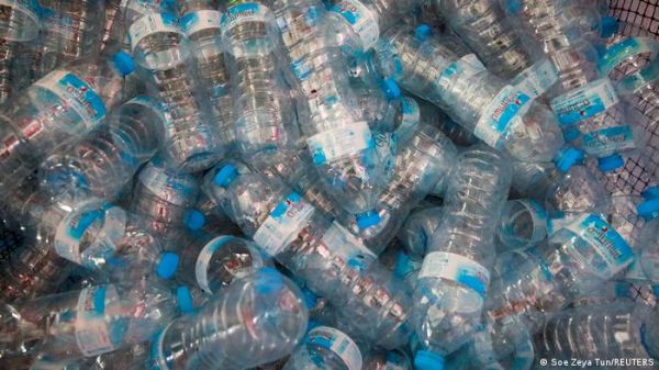 प्लास्टिक कचरे को रिसाइकिल कर बना डाला निर्माण सामग्री