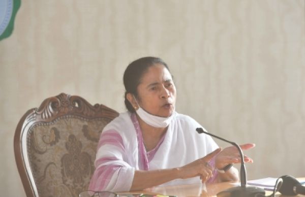 मोदी को बहुत ताकतवर बना देगी कांग्रेस : ममता