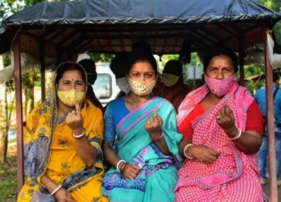 पश्चिम बंगाल : चारों विधानसभा क्षेत्रों में तेज मतदान