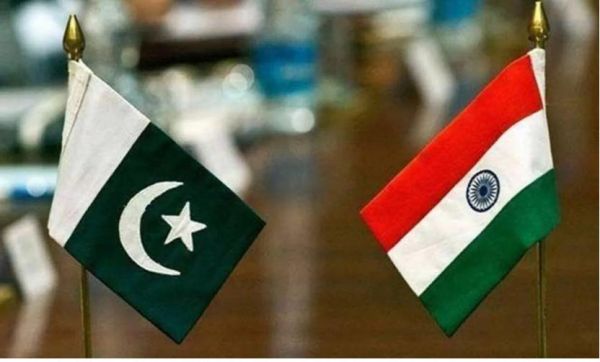 कश्मीर पर भारत-पाक बात करें
