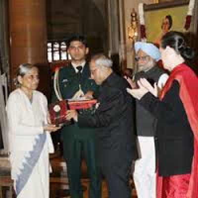 इंदिरा गांधी शांति, निरस्त्रीकरण एवं विकास पुरस्कार