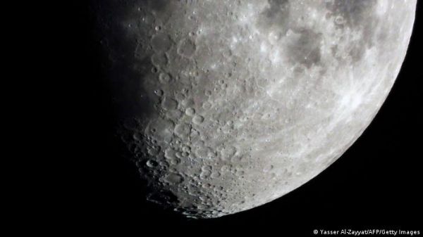 नासा ने मांगा आइडिया- चांद पर कैसे लगाएं परमाणु संयंत्र