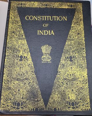 ‘छत्तीसगढ़’ का संपादकीय :  आज संविधान दिवस का मौका, हर सालाना दिन याद दिलाता है कि वह कैसी बदहाली में है !