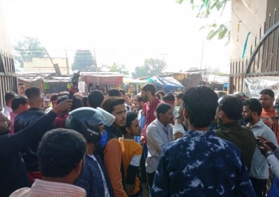 रांची में कश्मीरी युवकों से मारपीट, धार्मिक नारे दोहराने का दबाव डाला, विरोध में सड़क जाम, तीन हिरासत में