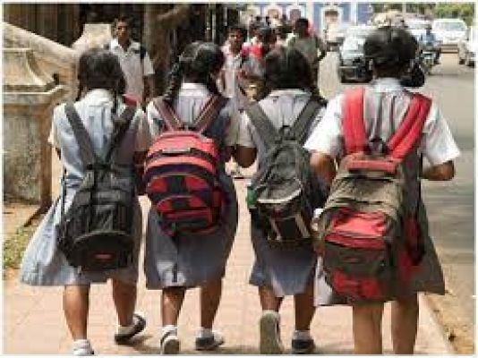 ‘छत्तीसगढ़’ का संपादकीय : कोरोना के नए ख़तरे के बीच स्कूल-कॉलेज की जि़ंदगी शुरू, भारी सावधानी की ज़रूरत