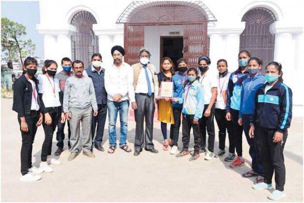 महिला कबड्डी स्पर्धा में दिग्विजय कॉलेज उपविजेता