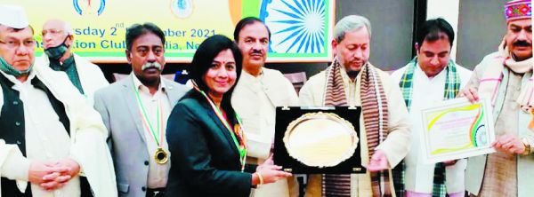 वेंकटेश्वर सिग्नेचर स्कूल की प्रधानाचार्या सौम्या रघुबीर को जीएनएआरएफ द्वारा सम्मान