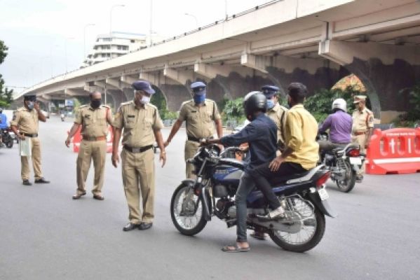 हैदराबाद: यातायात उल्लंघन के लिए एक शख्स पर 42 हजार रुपये का जुर्माना, आरोपी फरार