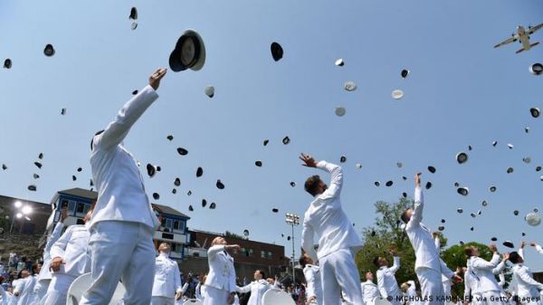 पापा बनने के कारण कॉलेज से निकाले गए छात्र ने किया केस