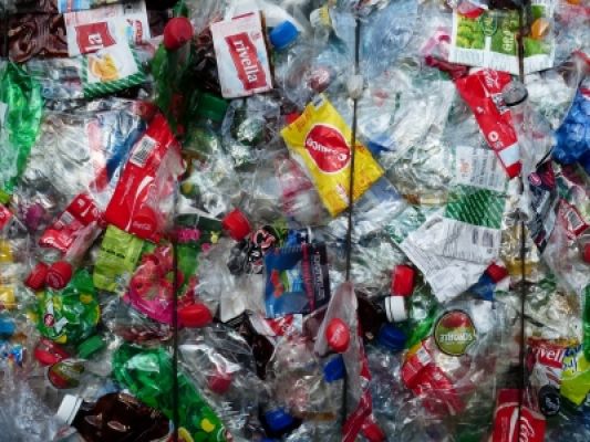प्लास्टिक प्रदूषण से लड़ने के लिए 4 अफ्रीकी देशों ने हाथ मिलाया