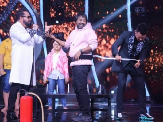 मीका सिंह, आदित्य नारायण ने 'सा रे गा मा पा' के जूरी सदस्यों को दिया मजेदार टास्क