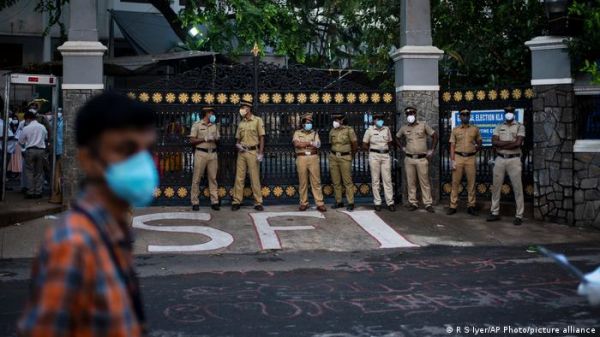 केरल में राजनीतिक हत्याओं के बाद तनाव
