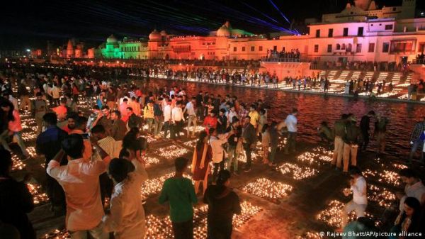 अयोध्या में अफसरों-नेताओं और उनके रिश्तेदारों ने खरीदीं जमीनें
