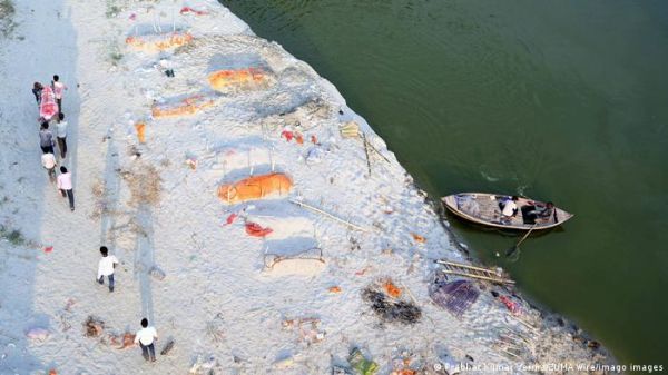 गंगा में डाली गईं थी लाशें, माना गंगा मिशन के प्रमुख ने