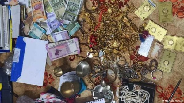भ्रष्टाचारः सोने-चांदी में खेल रहे हैं 'जीरो टॉलरेंस' वाले बिहार के अफसर