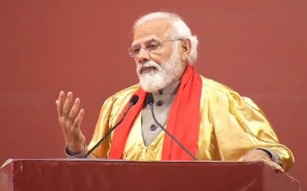 जब मोदी की लोकप्रियता घटकर सबसे कम मात्र 36 रह गई