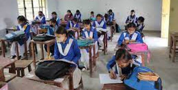 ‘छत्तीसगढ़’ का संपादकीय :  कोरोना के बीच स्कूल-कॉलेज की पढ़ाई, कोई एक साईज सबको फिट नहीं बैठने वाला