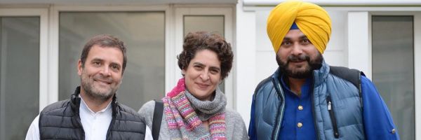 पंजाब में सिद्धू को कांग्रेस न संभाल पा रही और ना निकाल पा रही