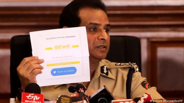 सोशल मीडिया पर हिंदू महिलाओं को कौन बना रहा है निशाना