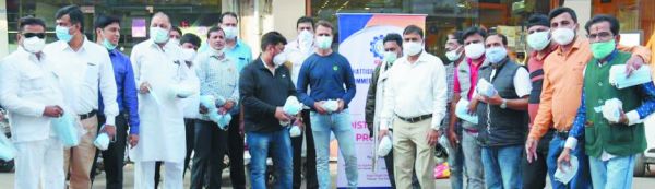 चेम्बर-युवा चेम्बर द्वारा सदर बाजार में मास्क वितरण