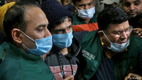 एक काली दुनिया का झरोखा भर हैं 'बुल्ली बाई, सुल्ली डील्स'