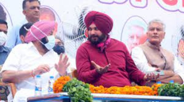 पंजाब कांग्रेस में कलह बढ़ी